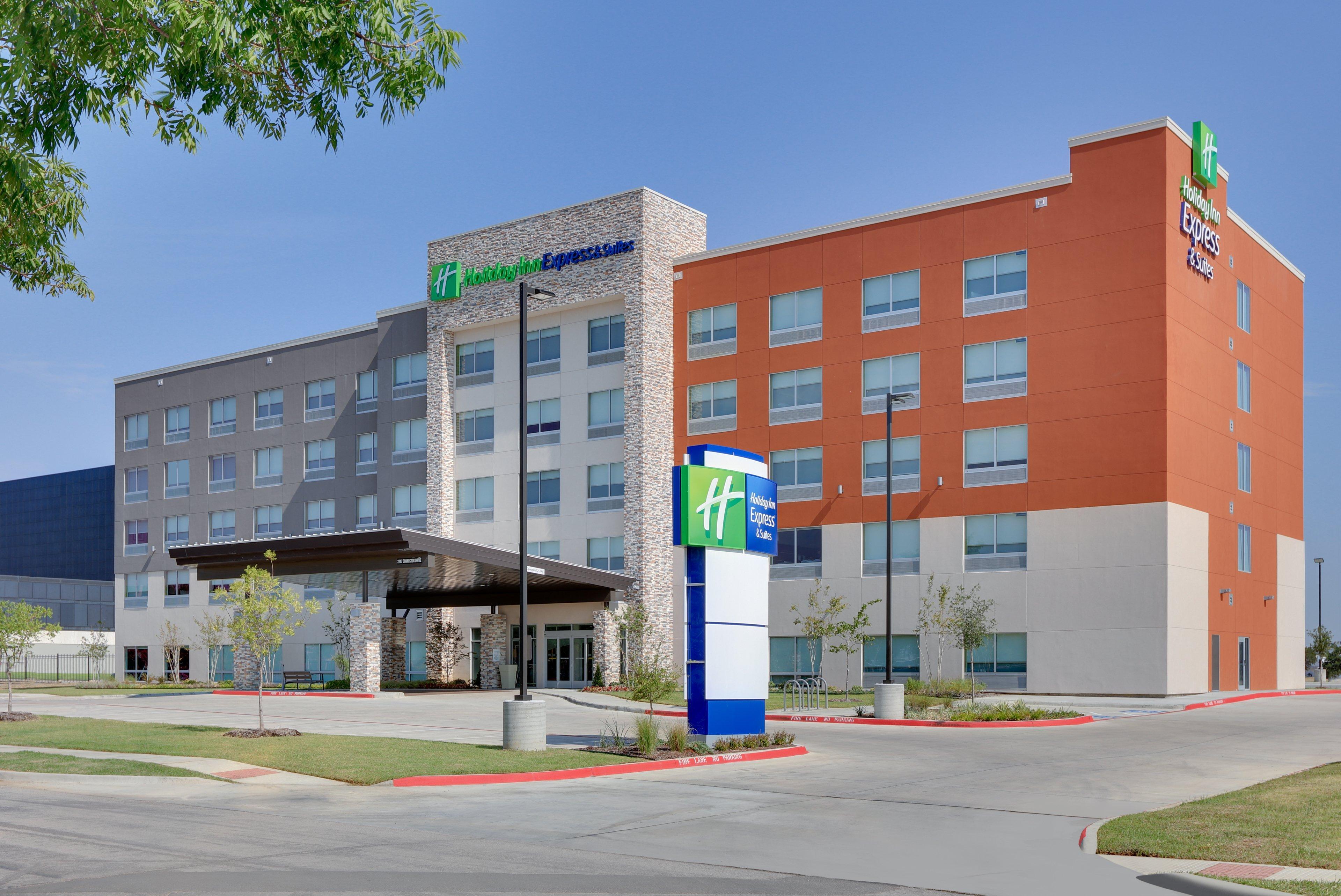 Holiday Inn Express & Suites - Dallas Nw Hwy - Love Field By Ihg Exterior photo