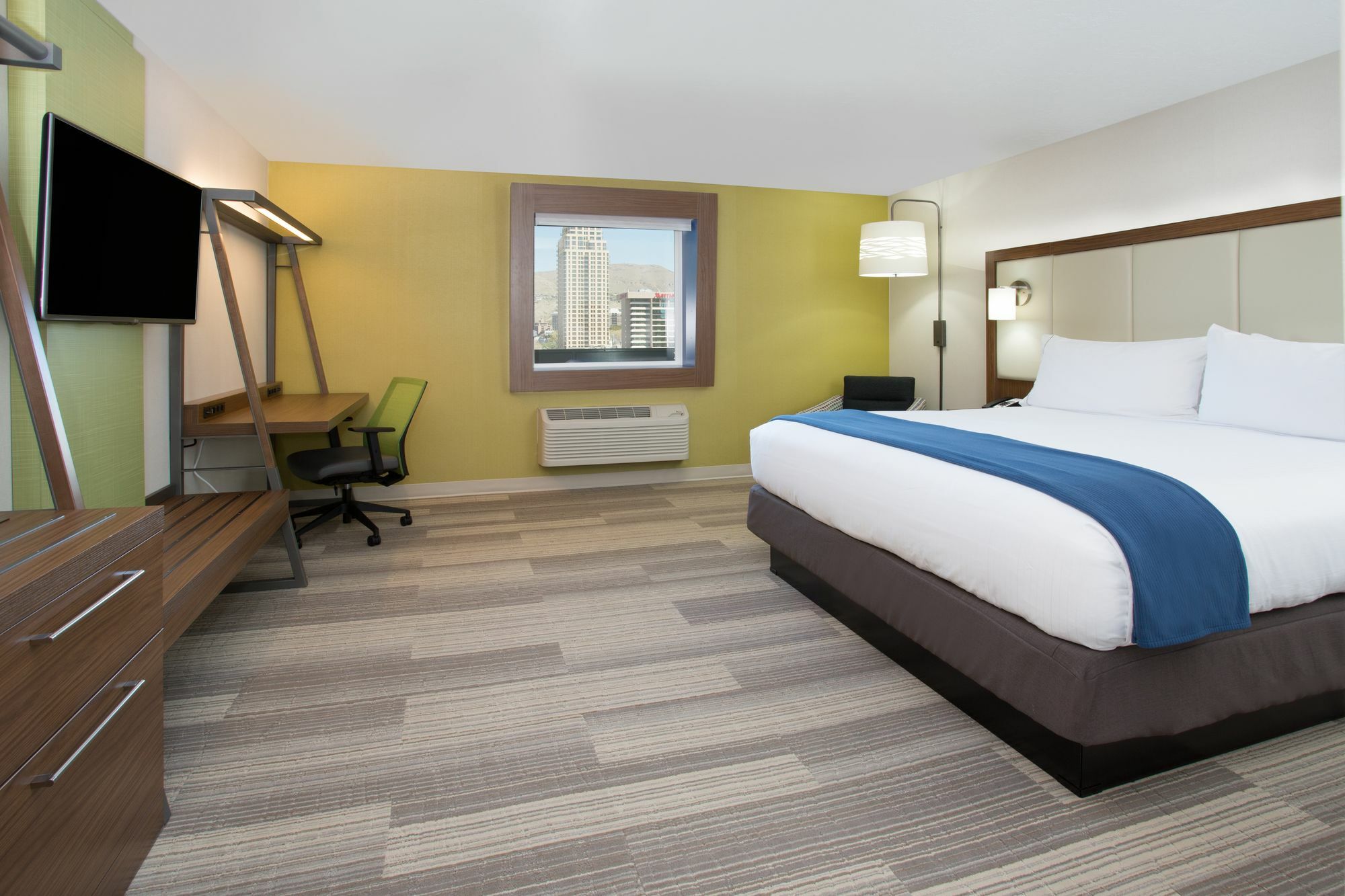 Holiday Inn Express & Suites - Dallas Nw Hwy - Love Field By Ihg Exterior photo